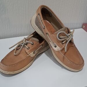 Ladies Classic Sperry Tan Leather Boat Shoes